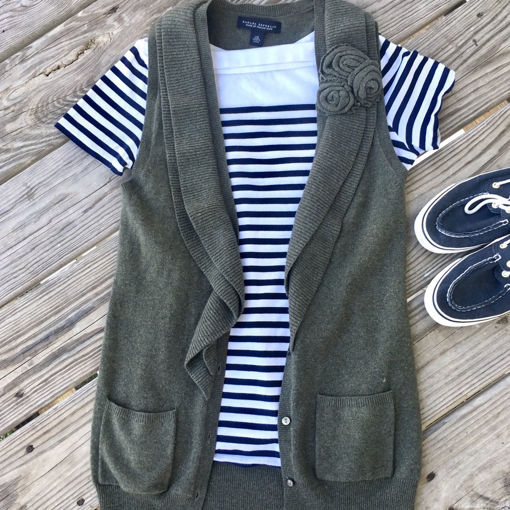 NWOT. Banana Republic sweater